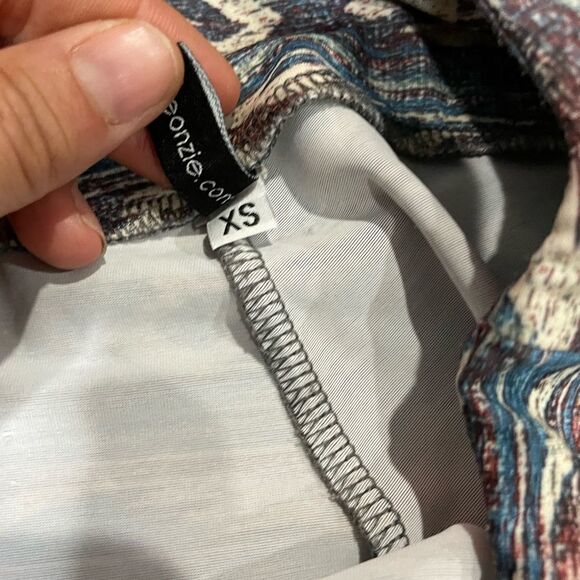 ONZIE Yoga Bundle - 2 Crops, 1 Legging Size XS - Picture 5 of 5